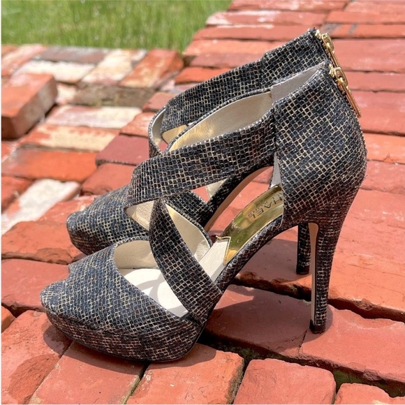 Michael Kors Black and Gold Textured snakeskin print Heels size 7 - Picture 15 of 15